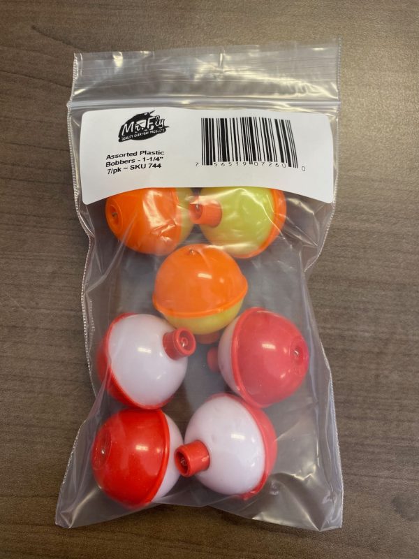 Assorted Plastic Bobbers – 1-1/4″ ~ 7 per pack