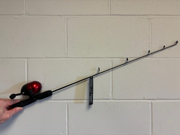 Flash Ice Spincast Combo w/Red Reel – 32″ ~ Medium/Heavy